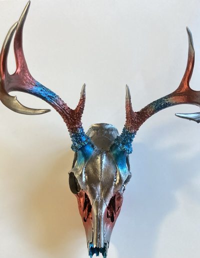 Airbrushed deer skull - Candies over chrome
